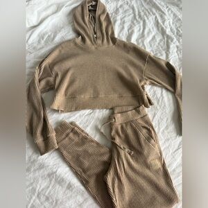 Alo Muse Set - Camel